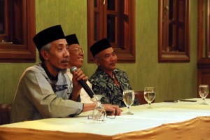 Rois Syuriah PWNU Jateng KH Ubaidillah Sodaqoh saat memberikan tausiah dalam audiensi LP Maarif dan PWNU Jateng beberapa waktu lalu (foto dindin)