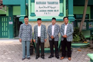 Tim PW LP Ma'arif NU Jateng saat melakukan monitoring di MTs Tarbiyatul Islamiyah Winong Pati